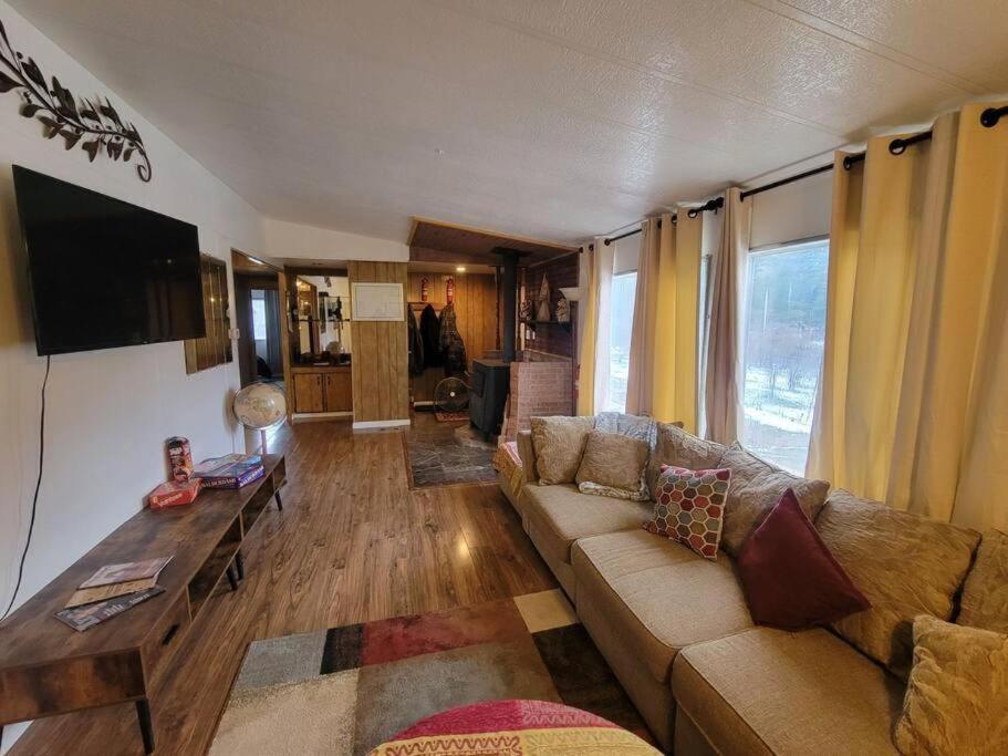 Campground At Sequoia Mountain Farms - Bring Your Own Tent Or Rv - No Bedrooms Or Beds Provided Miramonte Buitenkant foto